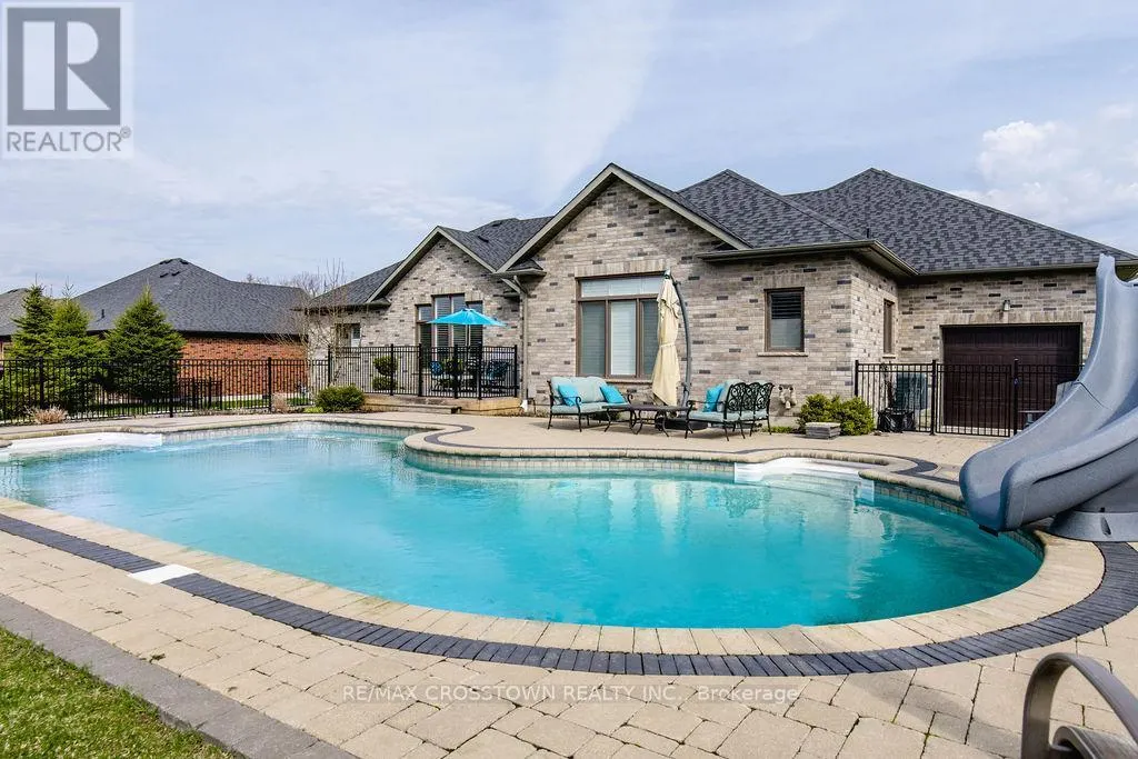 25 MENNILL DRIVE