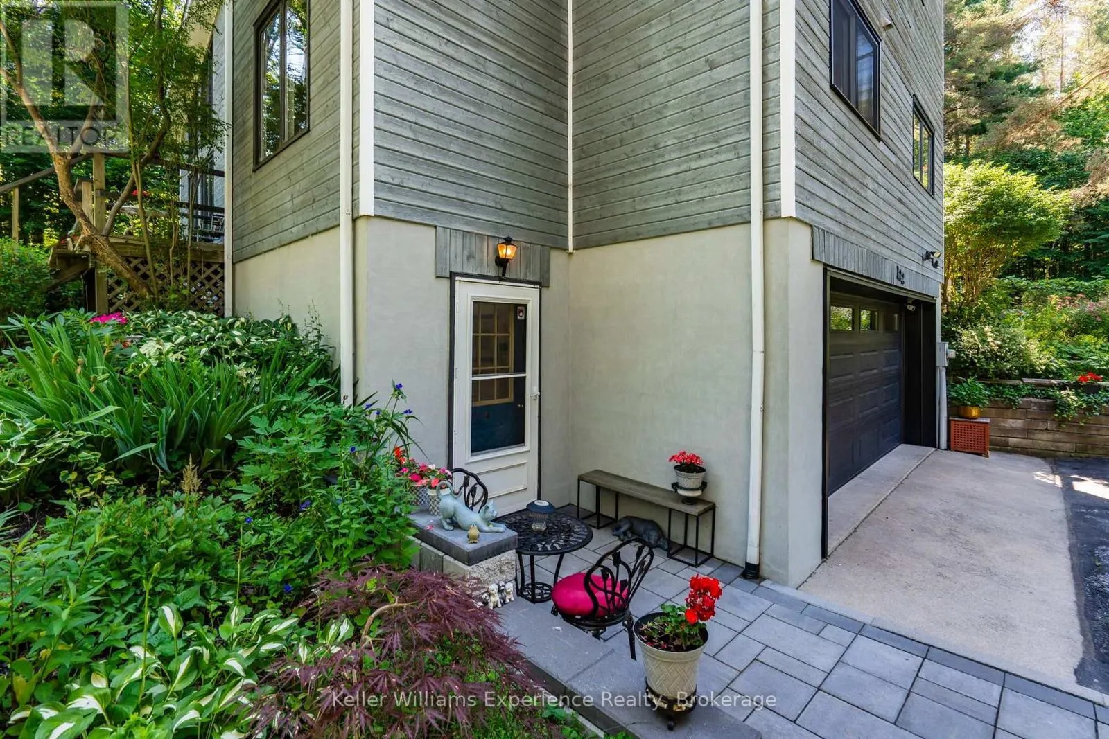 122 POYNTZ STREET