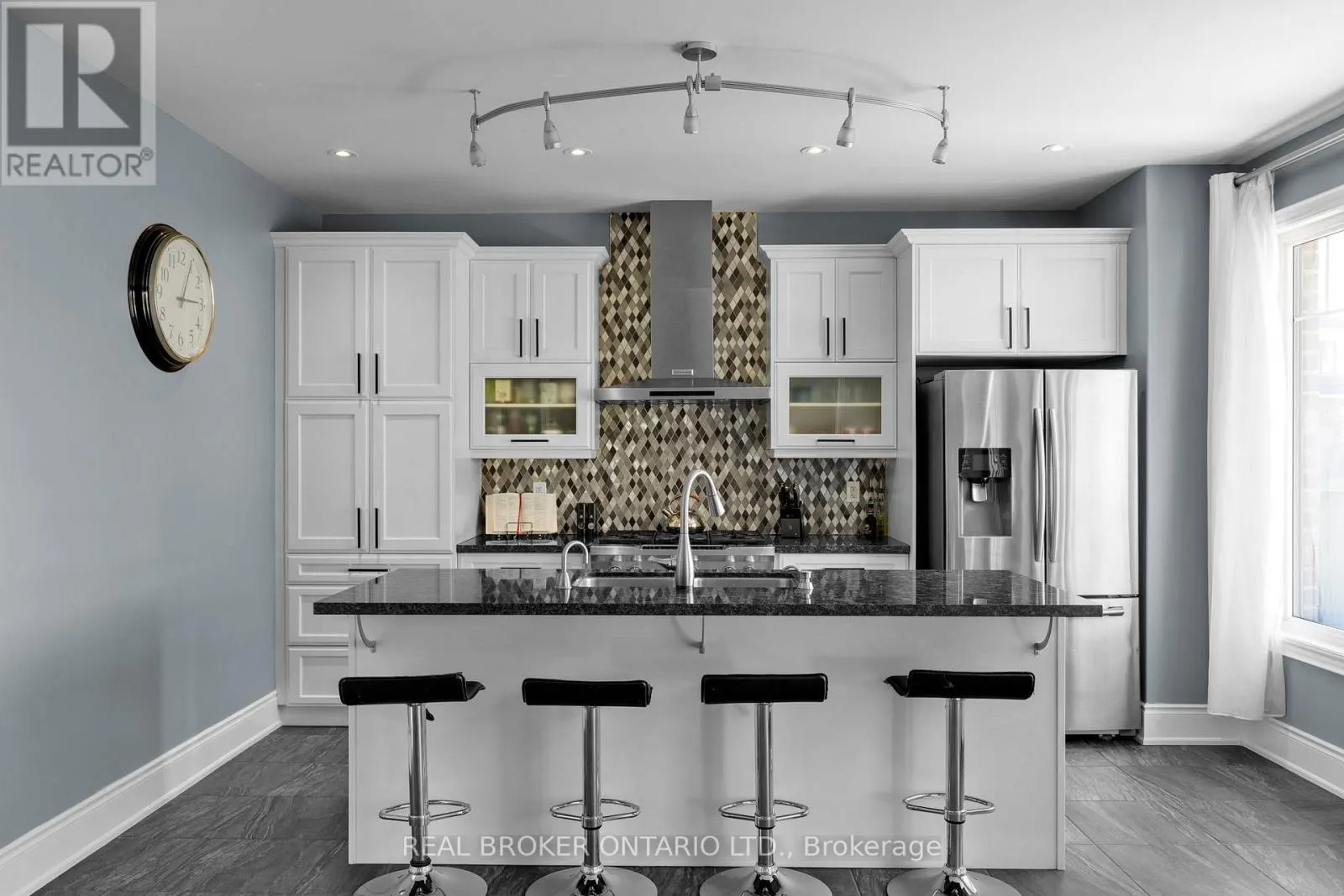 3032 MONARCH DRIVE