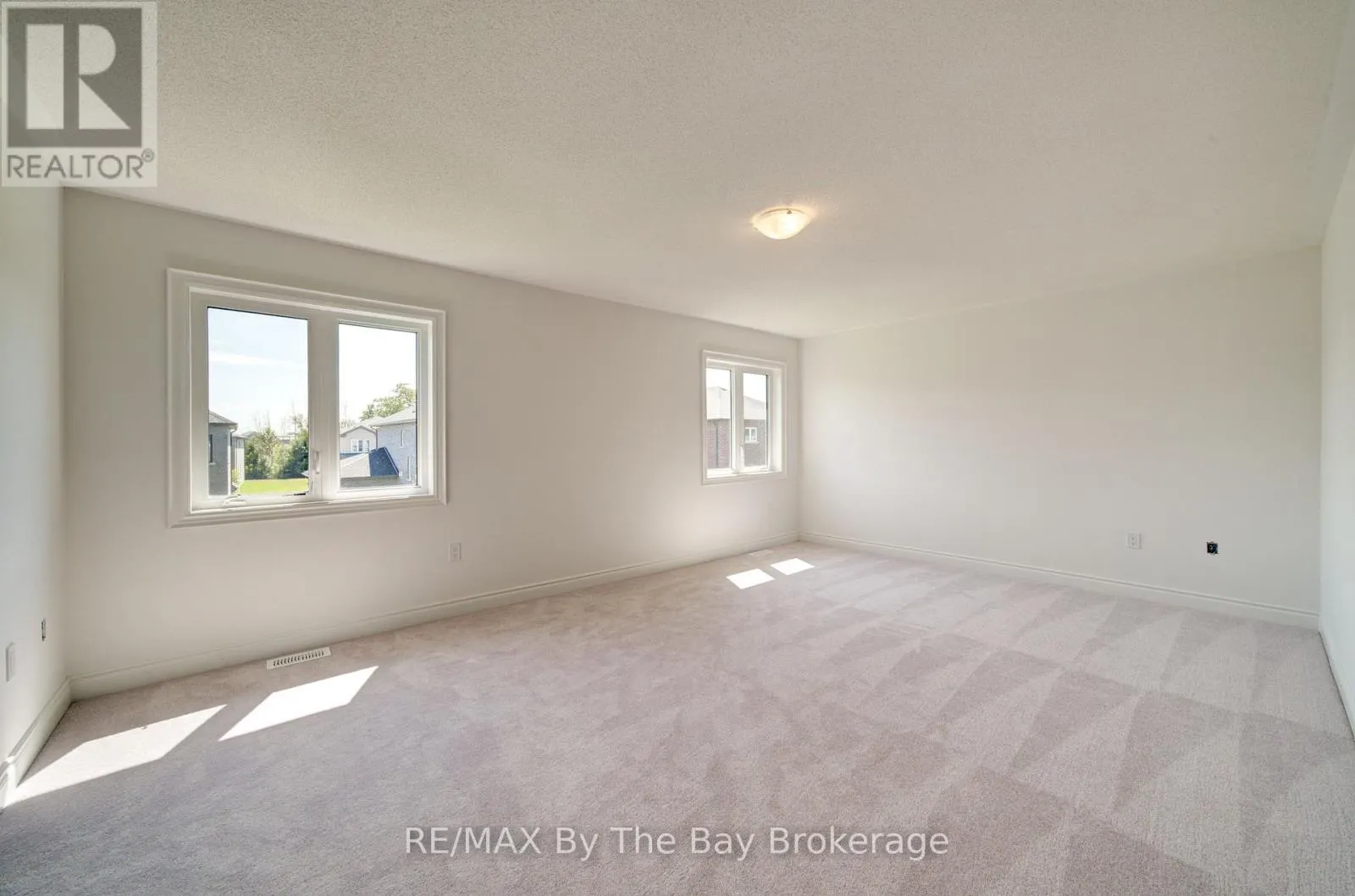 25 AMBER DRIVE