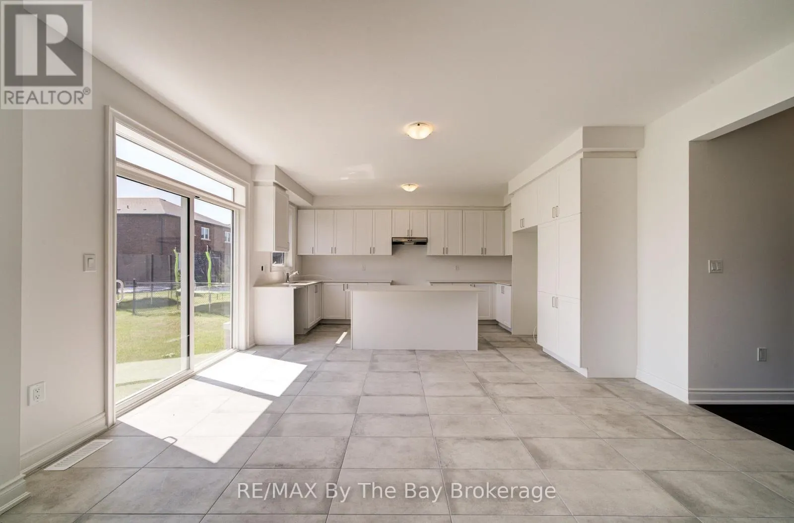 25 AMBER DRIVE