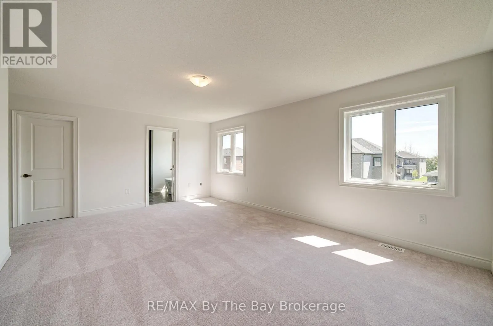25 AMBER DRIVE
