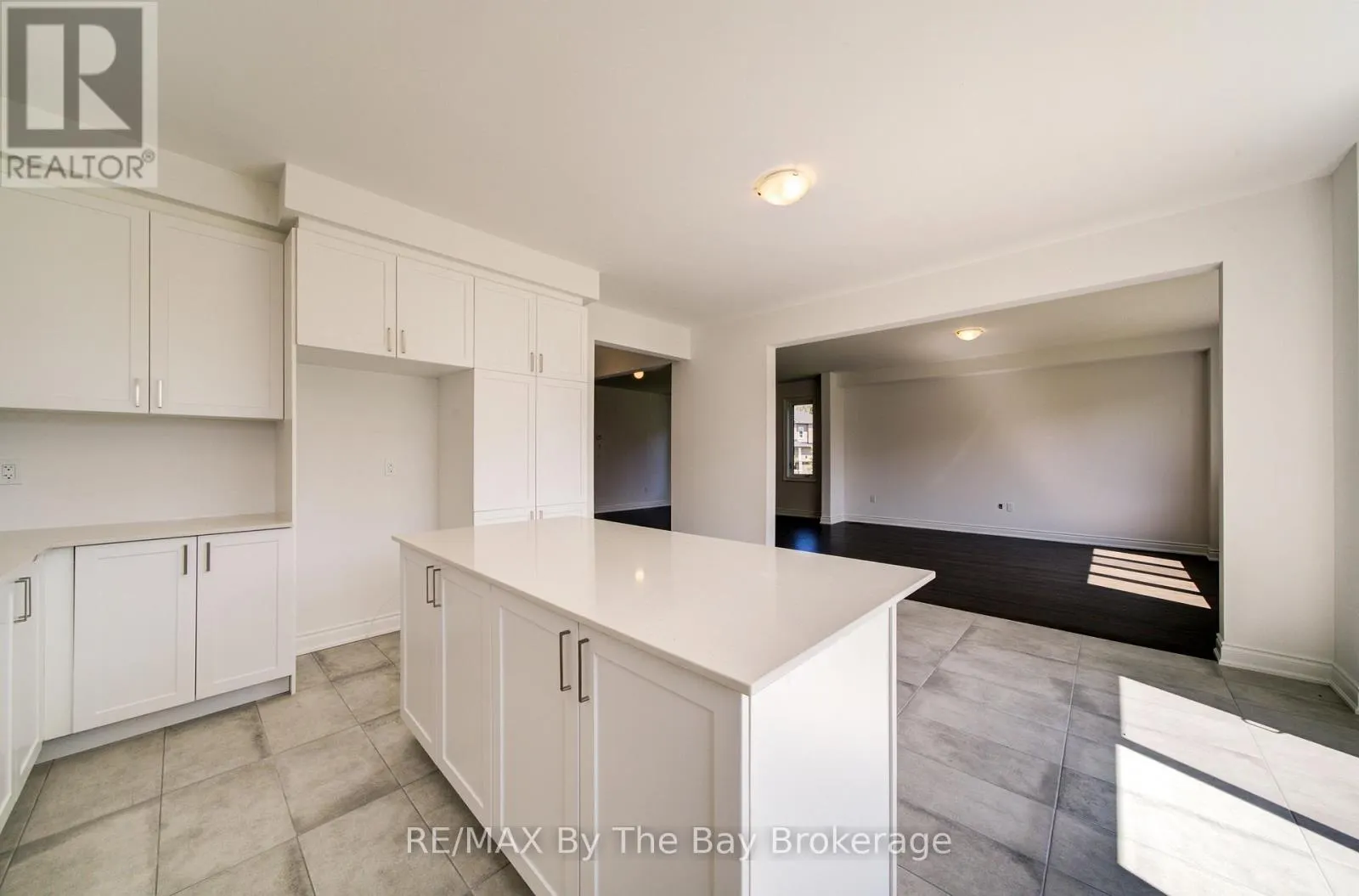 25 AMBER DRIVE