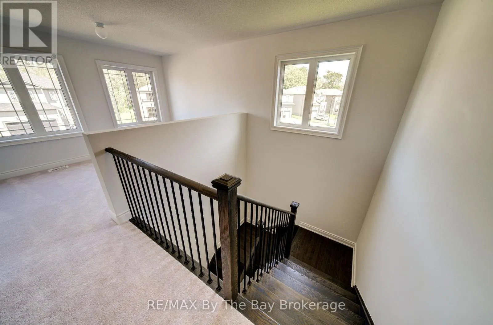 25 AMBER DRIVE