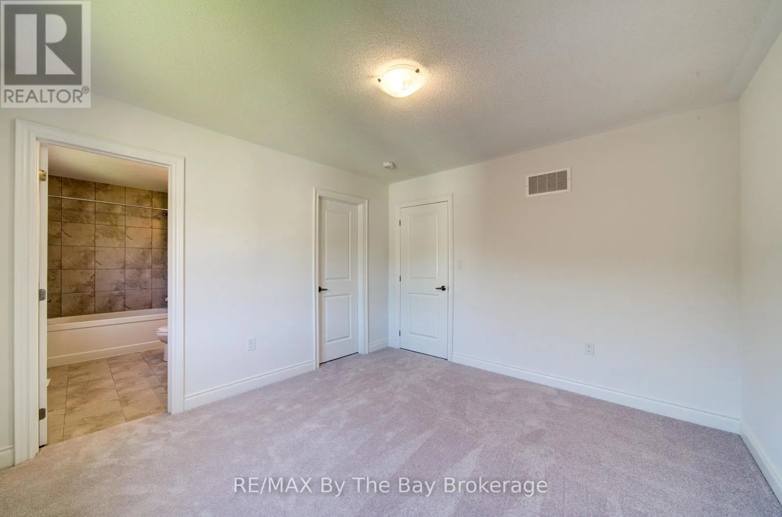 25 AMBER DRIVE