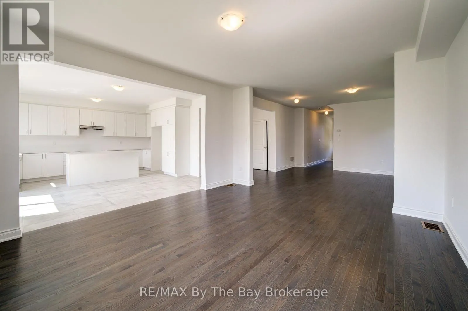 25 AMBER DRIVE