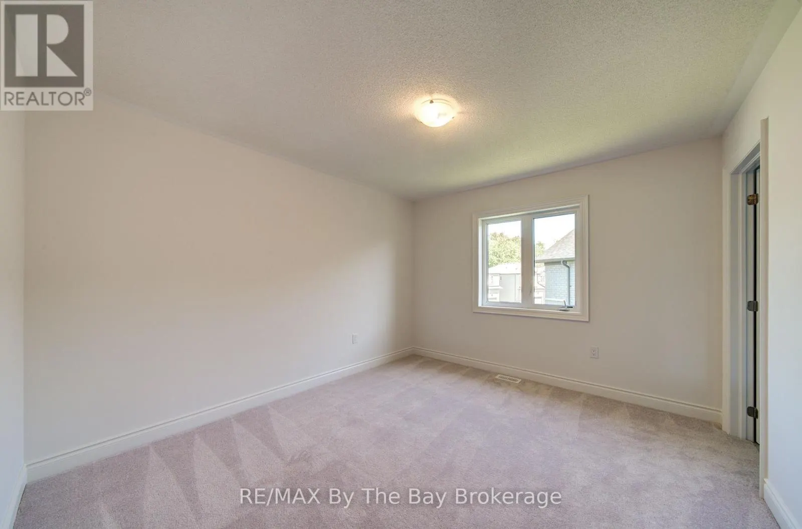 25 AMBER DRIVE