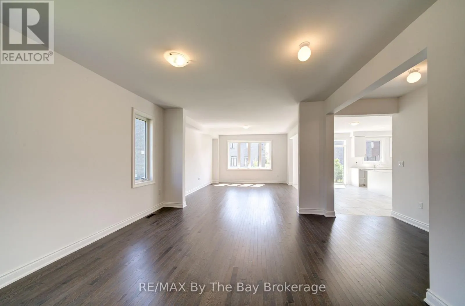 25 AMBER DRIVE