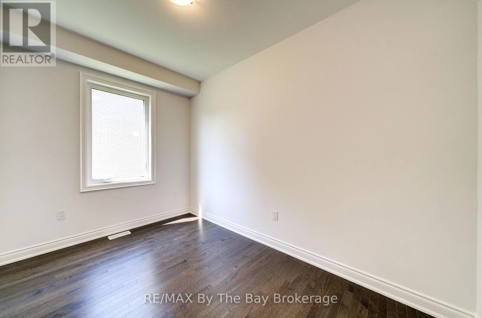 25 AMBER DRIVE