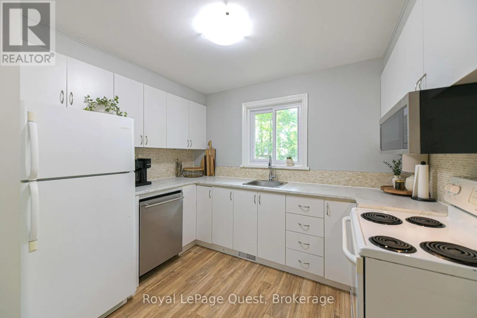 401 MISSISSAGA STREET W