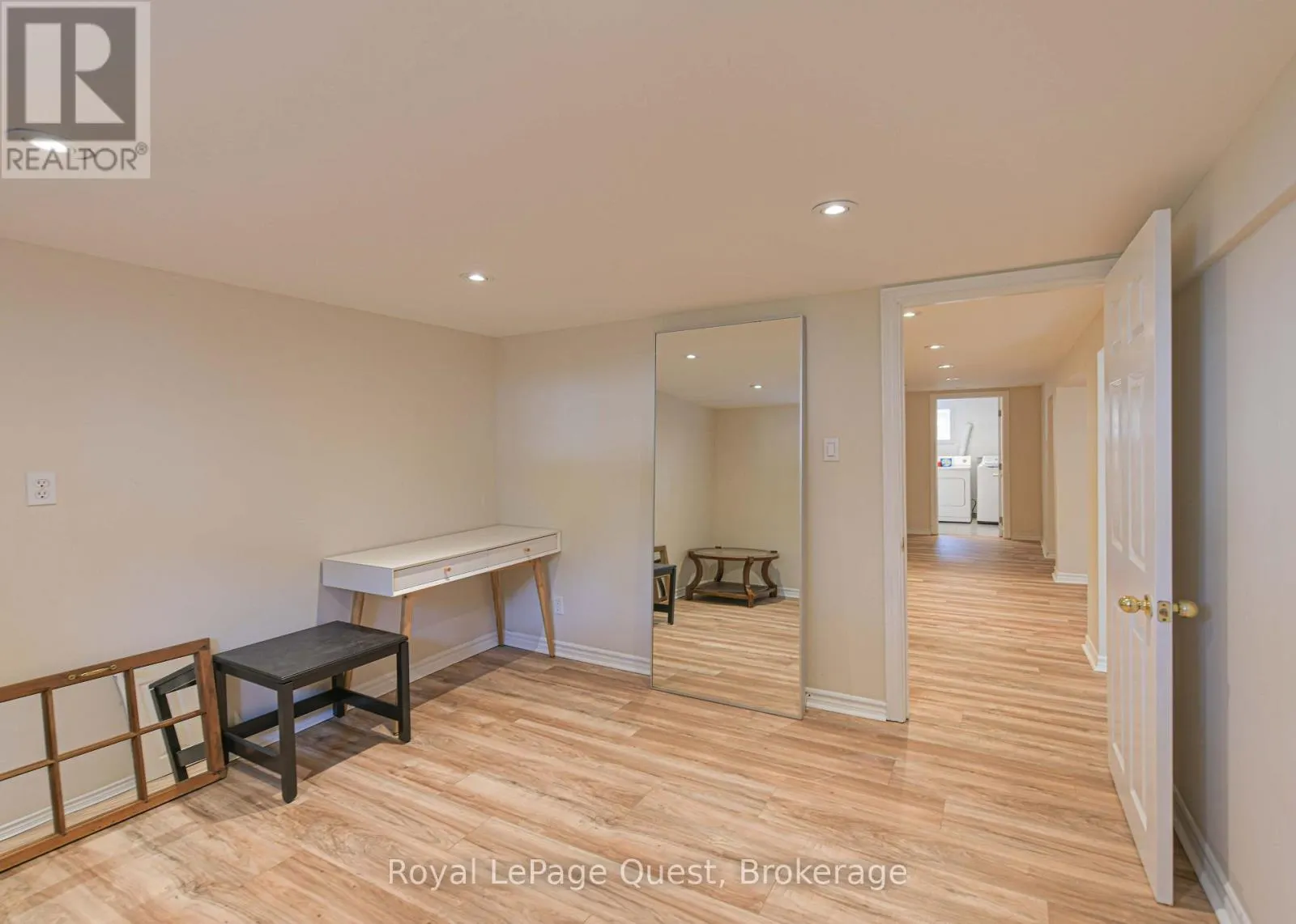 401 MISSISSAGA STREET W