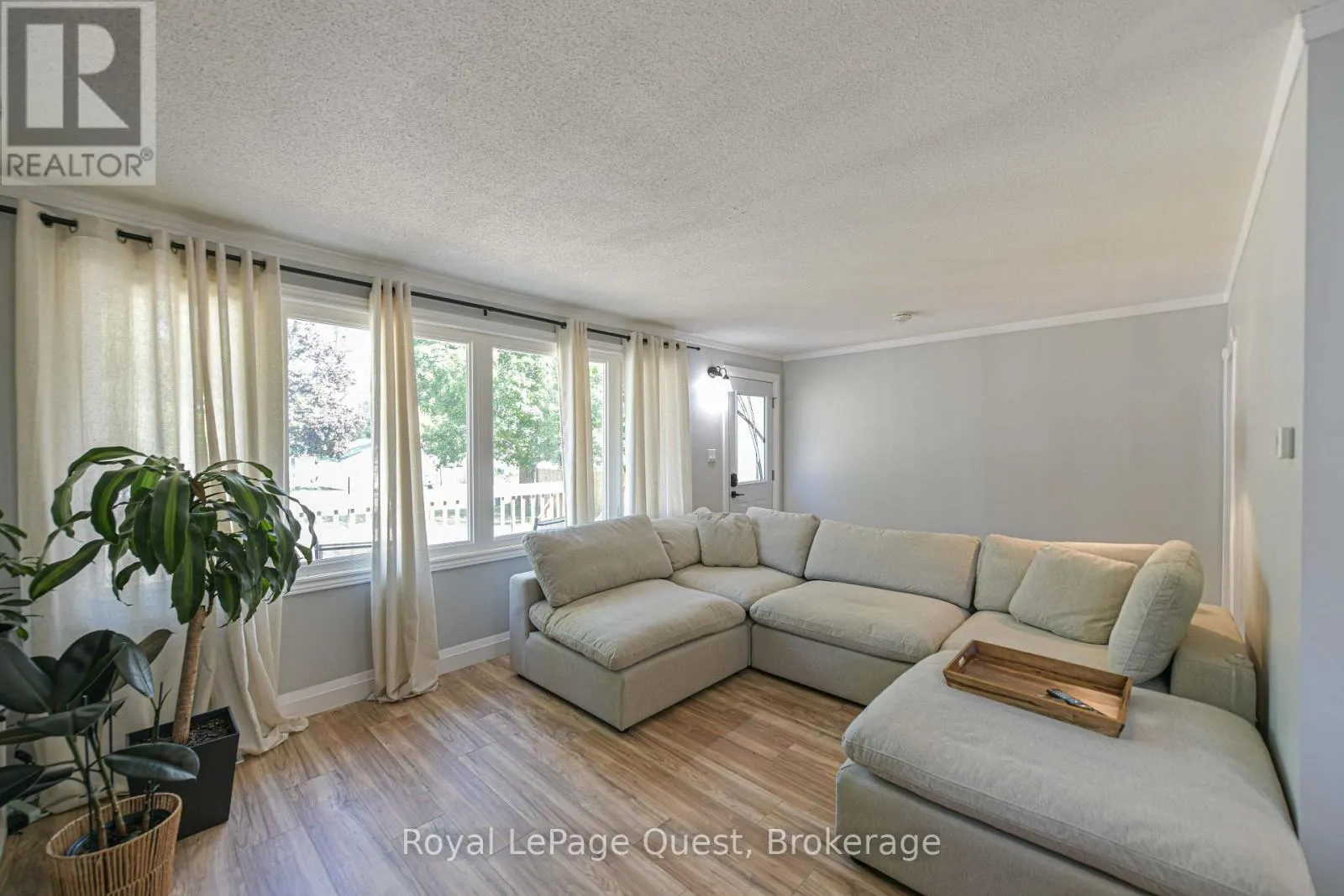 401 MISSISSAGA STREET W