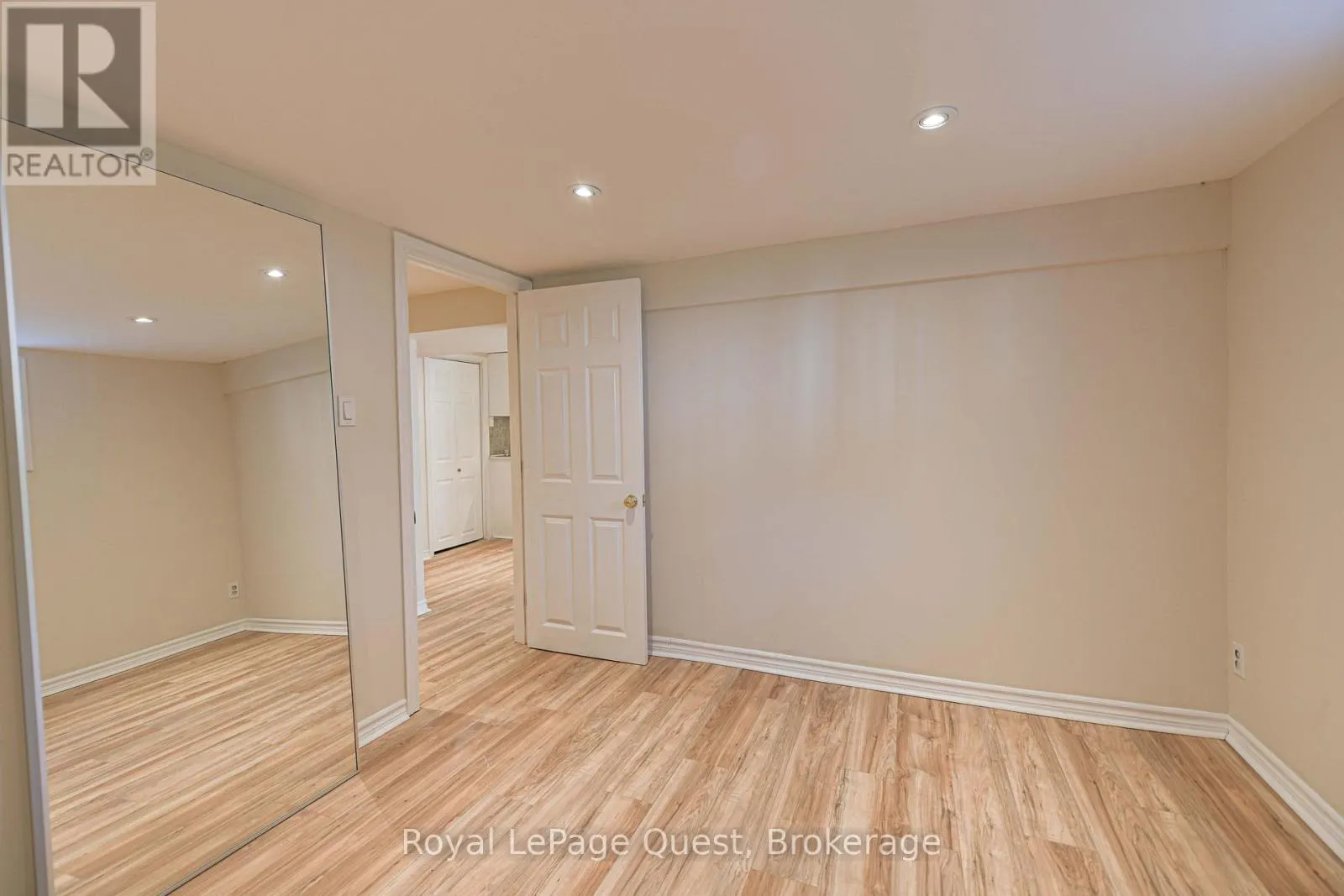 401 MISSISSAGA STREET W