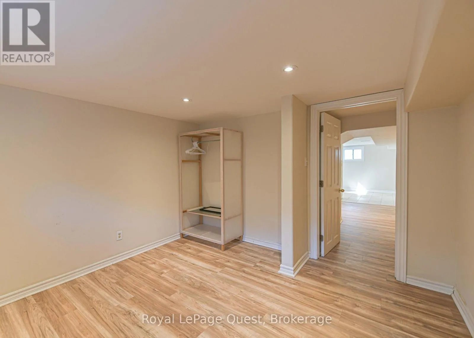 401 MISSISSAGA STREET W