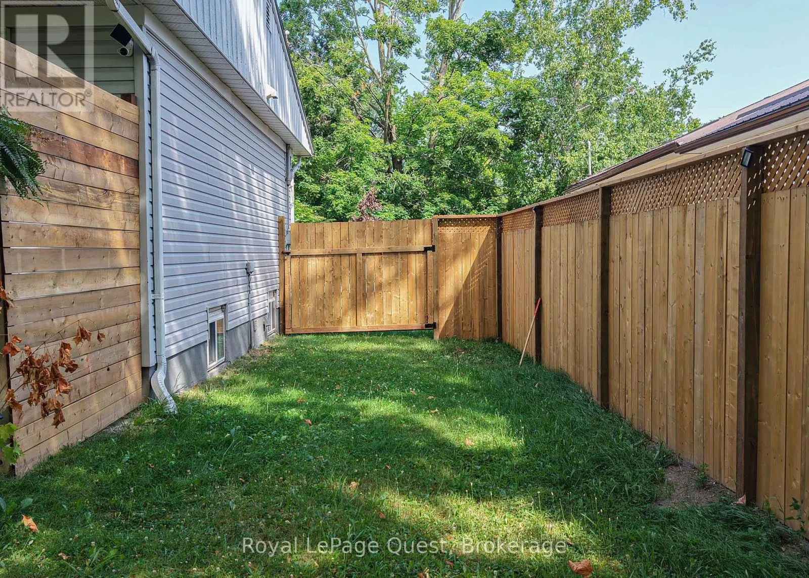 401 MISSISSAGA STREET W