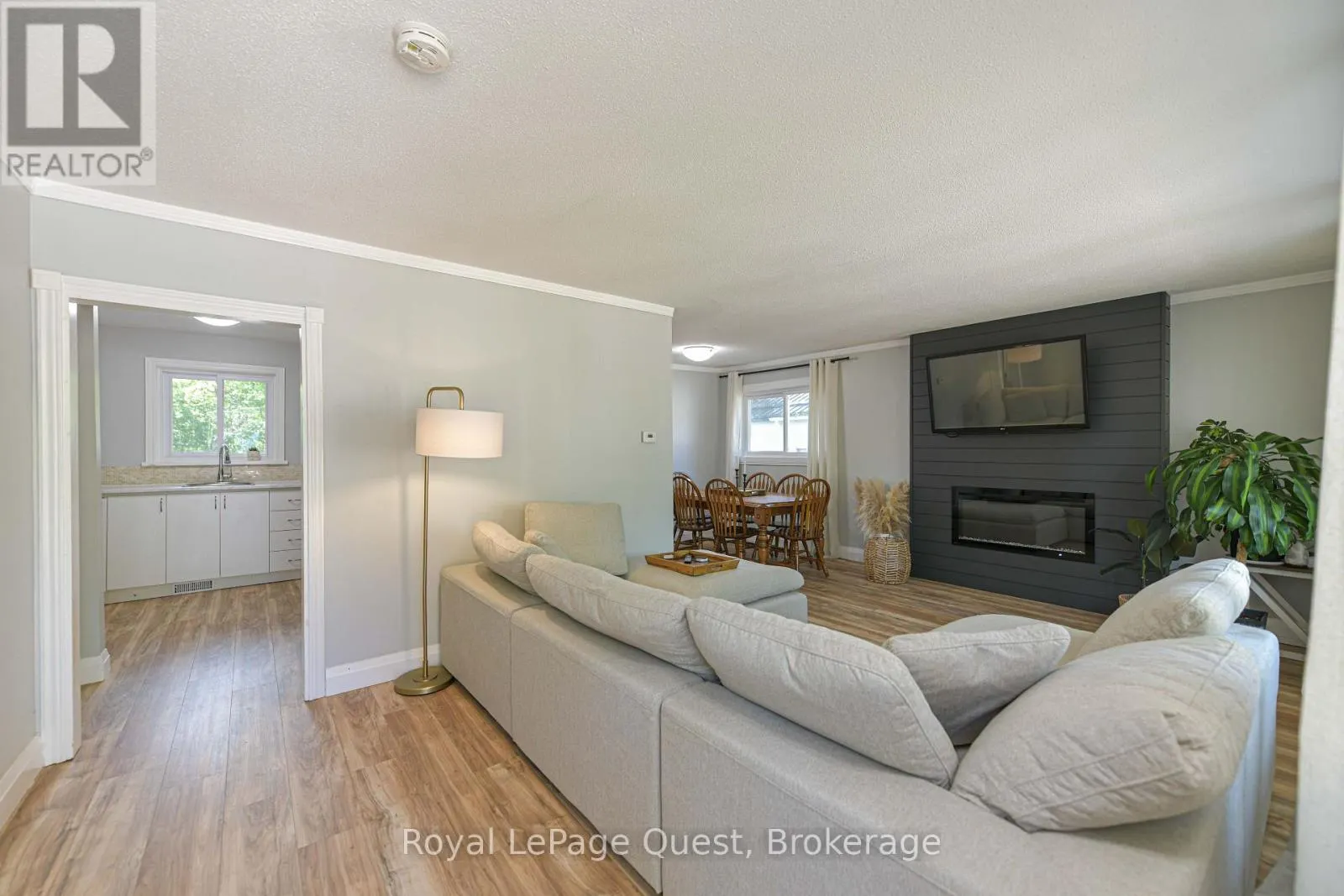 401 MISSISSAGA STREET W