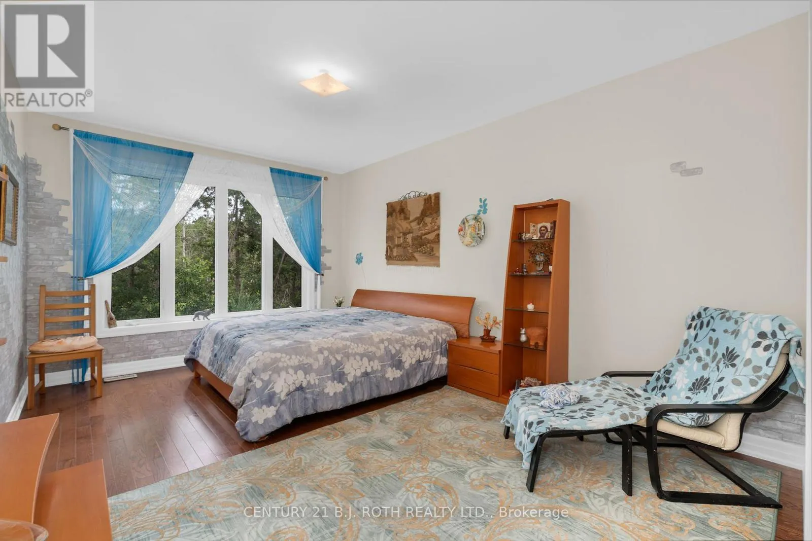 107 ALLEGRA DRIVE