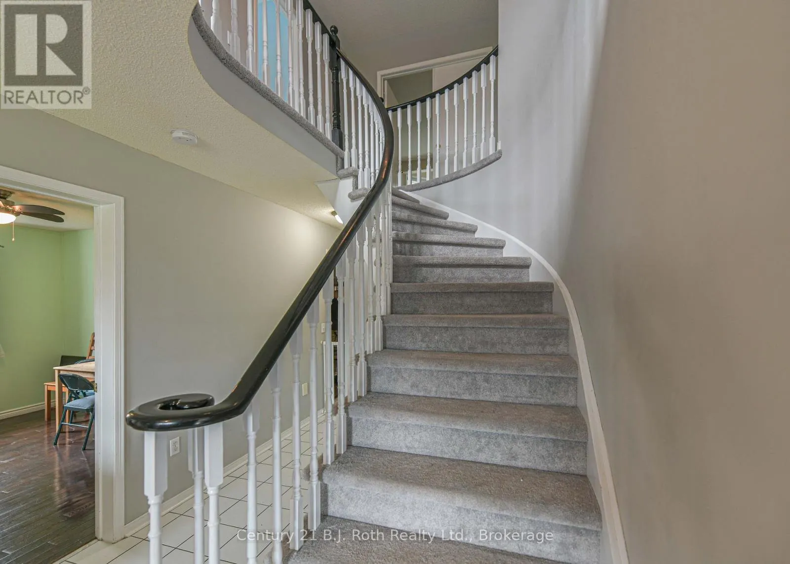 16 FRONTIER AVENUE