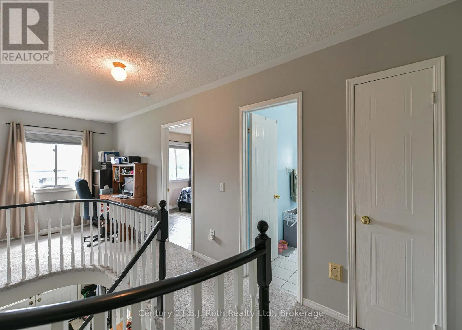 16 FRONTIER AVENUE