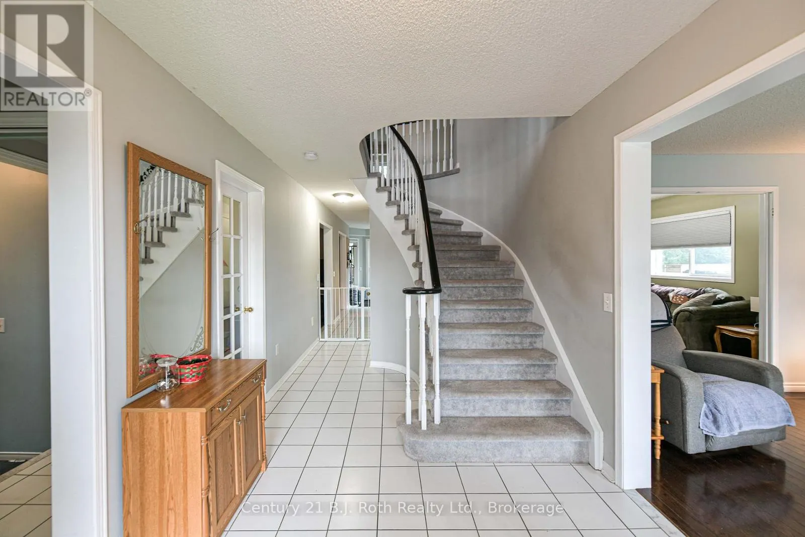 16 FRONTIER AVENUE