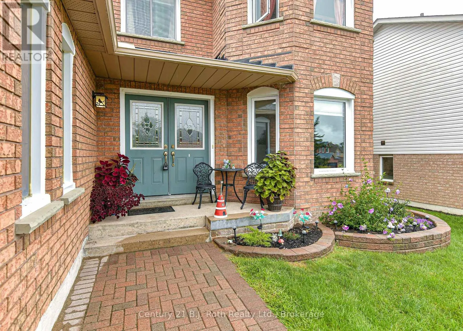 16 FRONTIER AVENUE