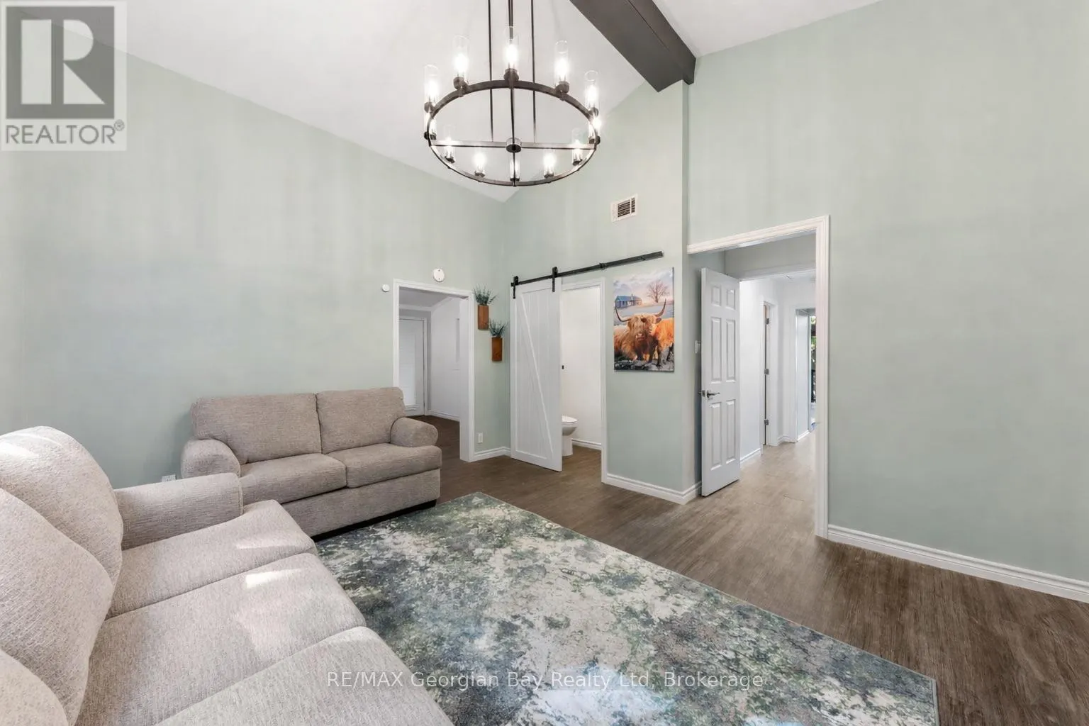1745 TWIN OAKS CRESCENT