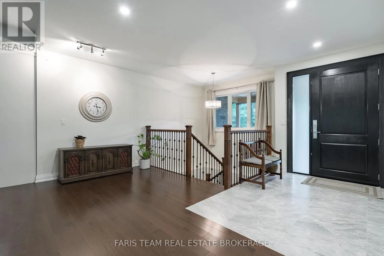 34 OAKWOOD AVENUE