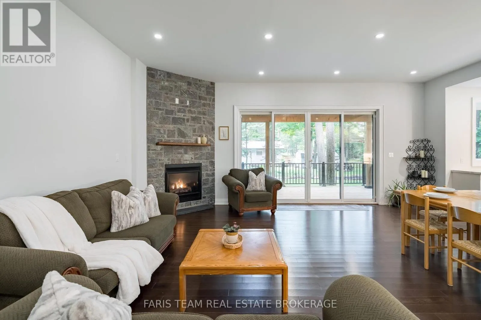 34 OAKWOOD AVENUE