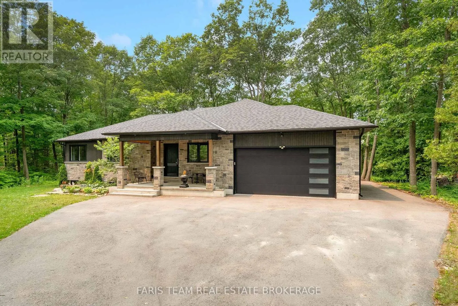34 OAKWOOD AVENUE