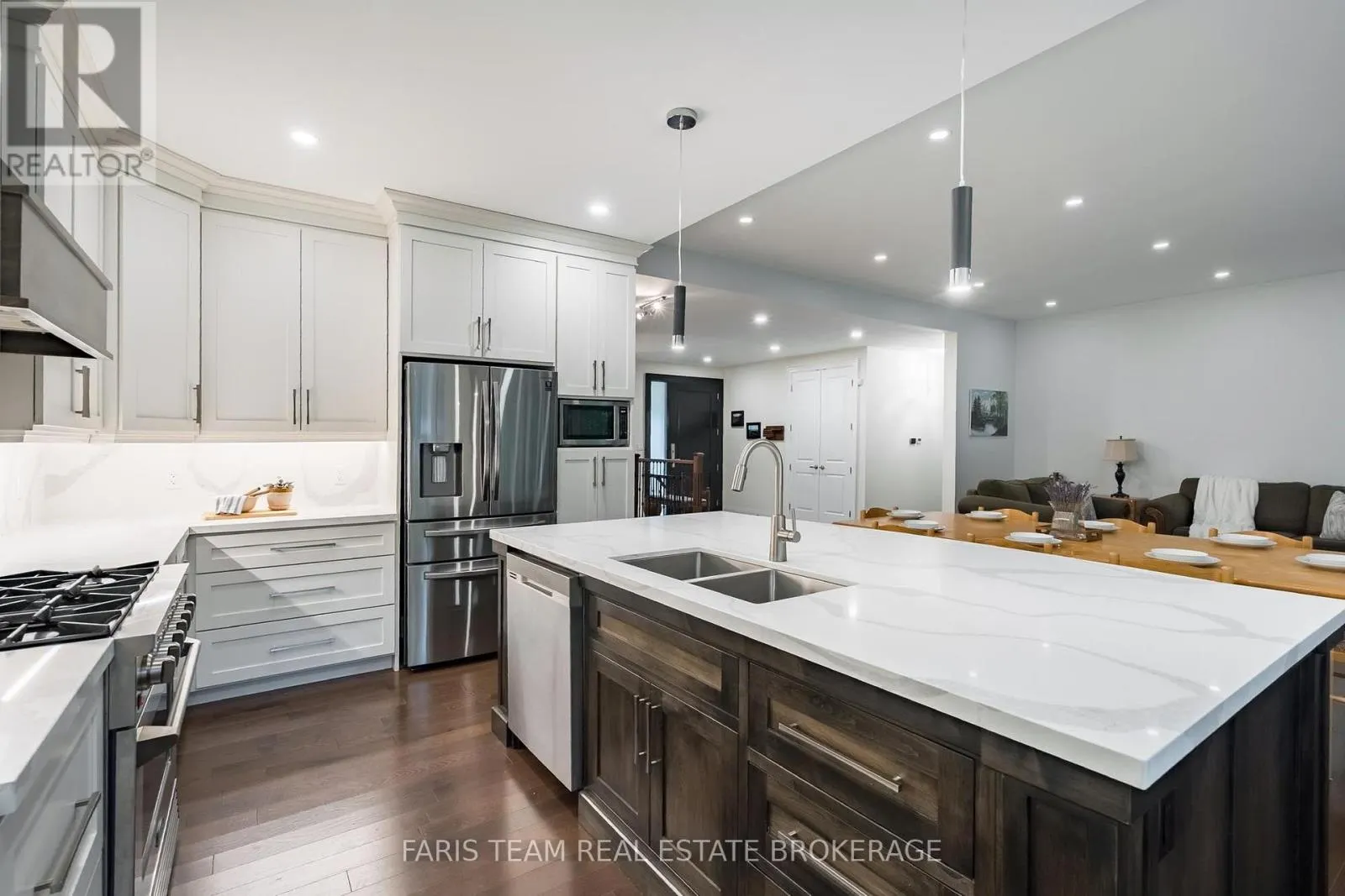 34 OAKWOOD AVENUE