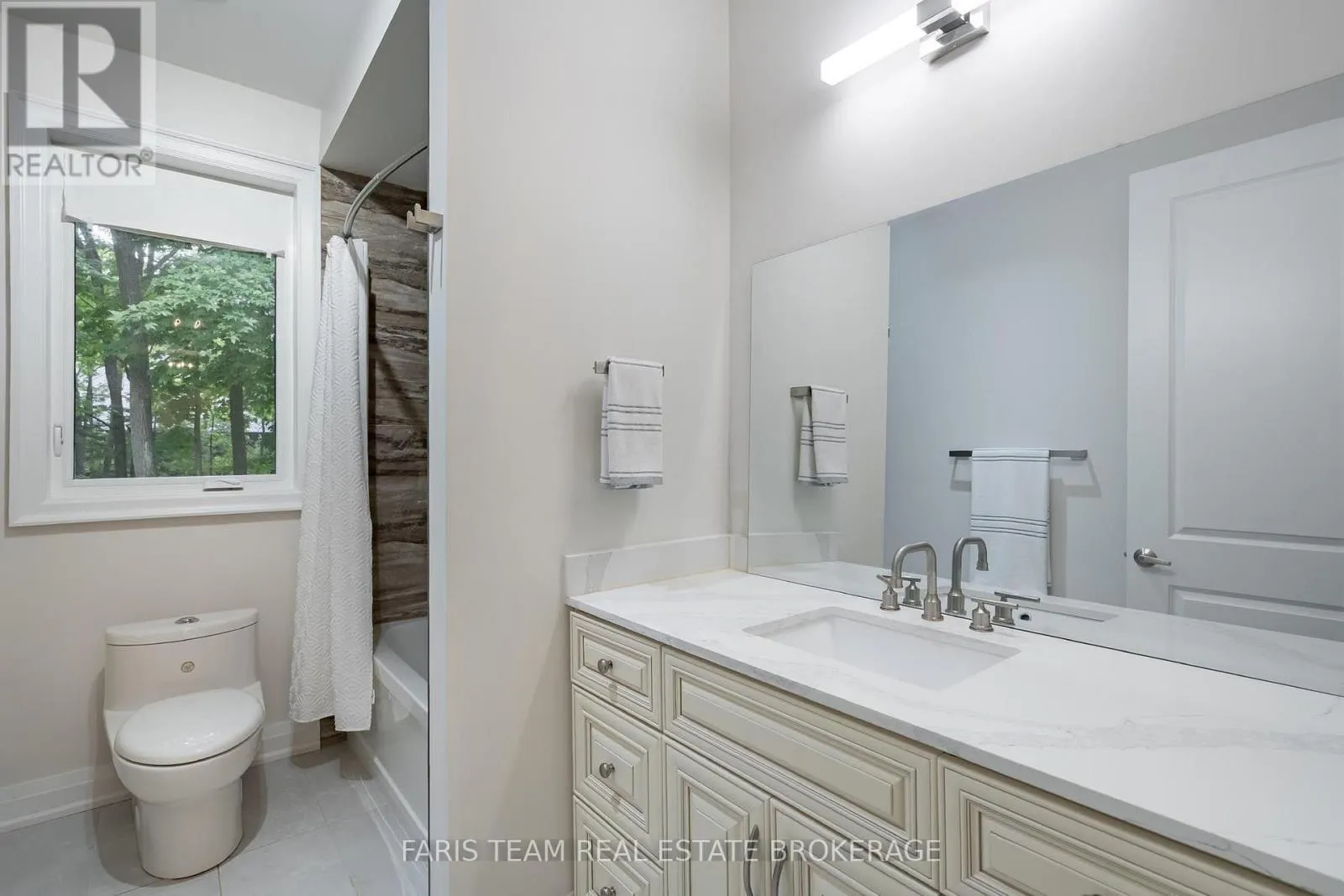 34 OAKWOOD AVENUE