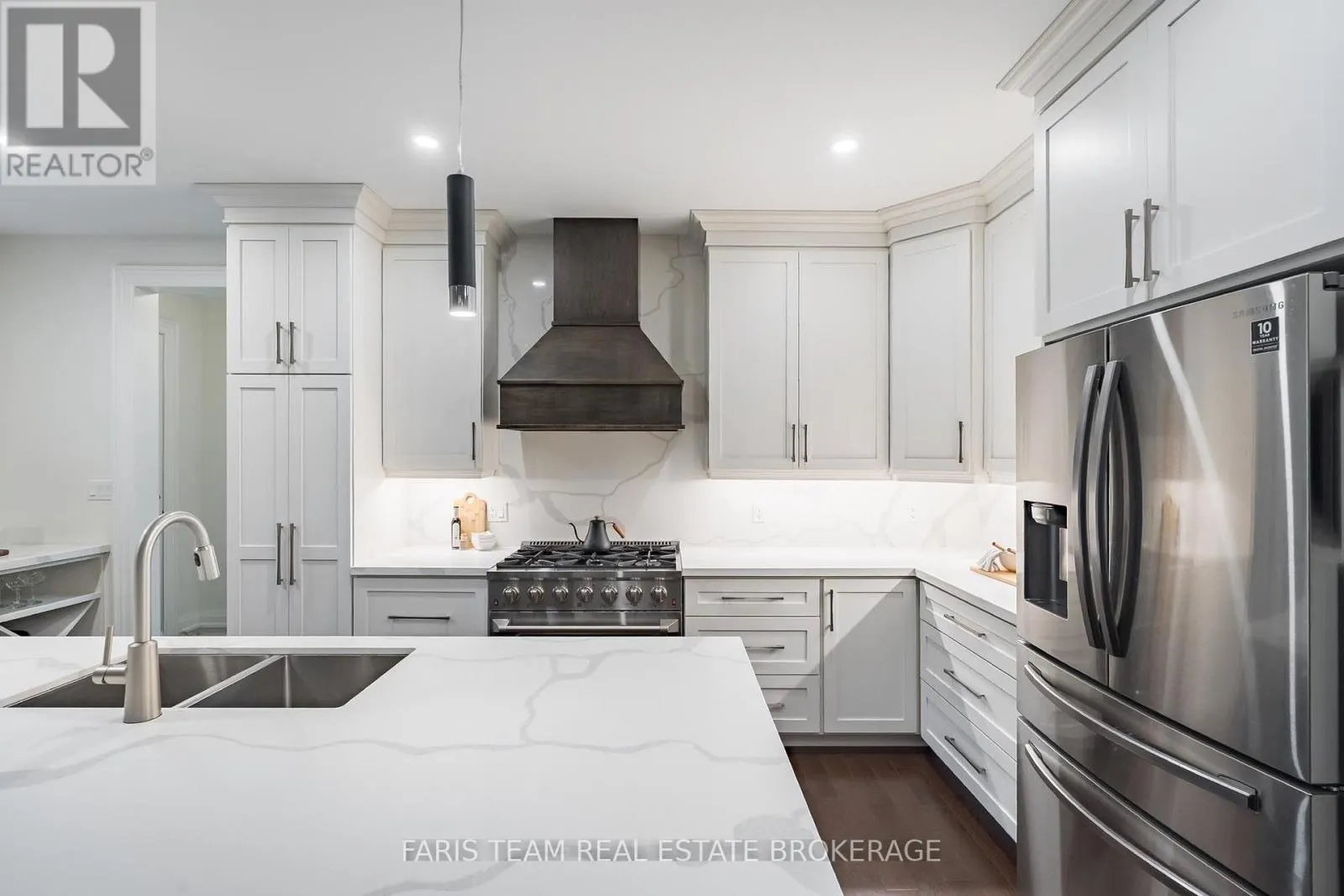 34 OAKWOOD AVENUE