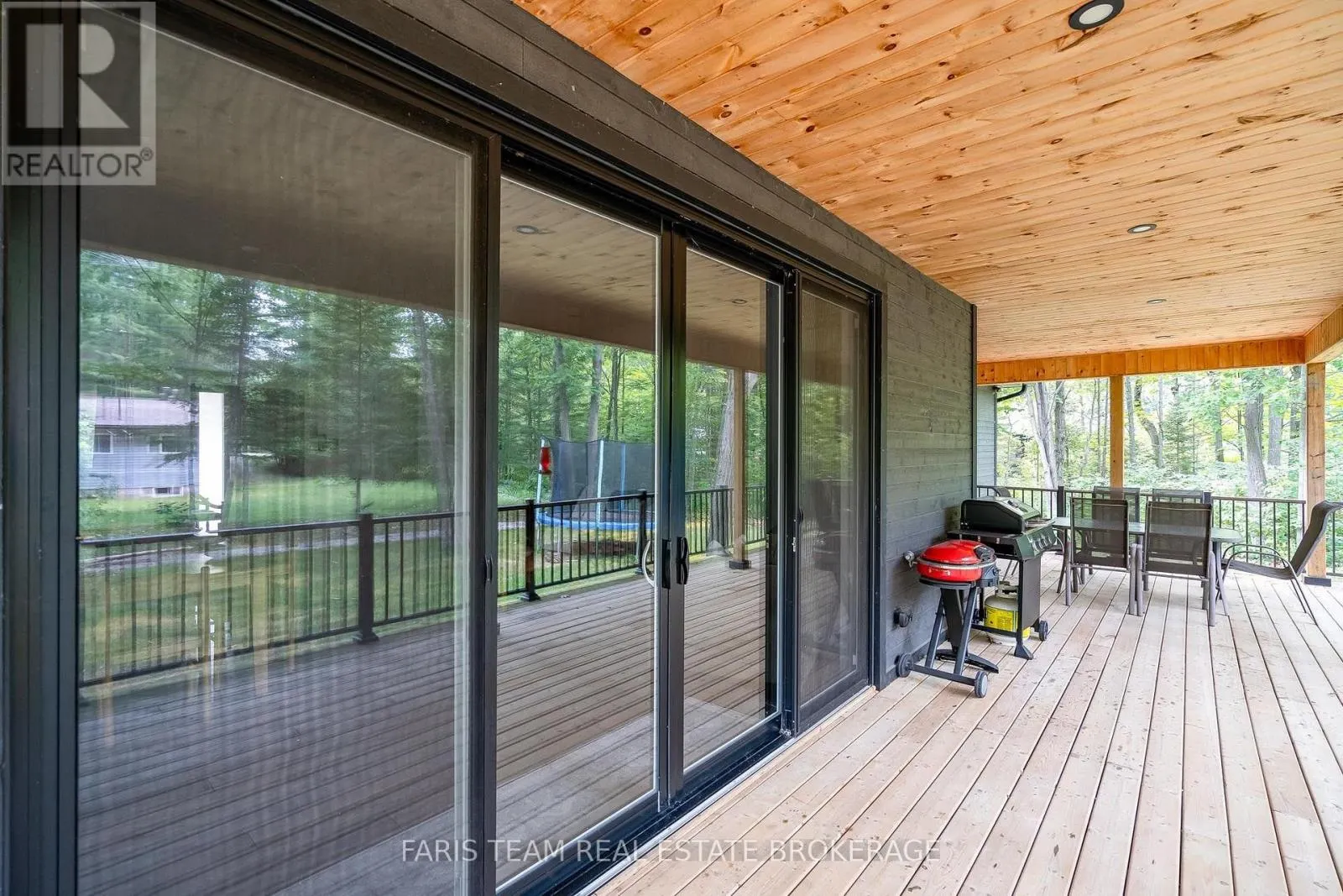 34 OAKWOOD AVENUE
