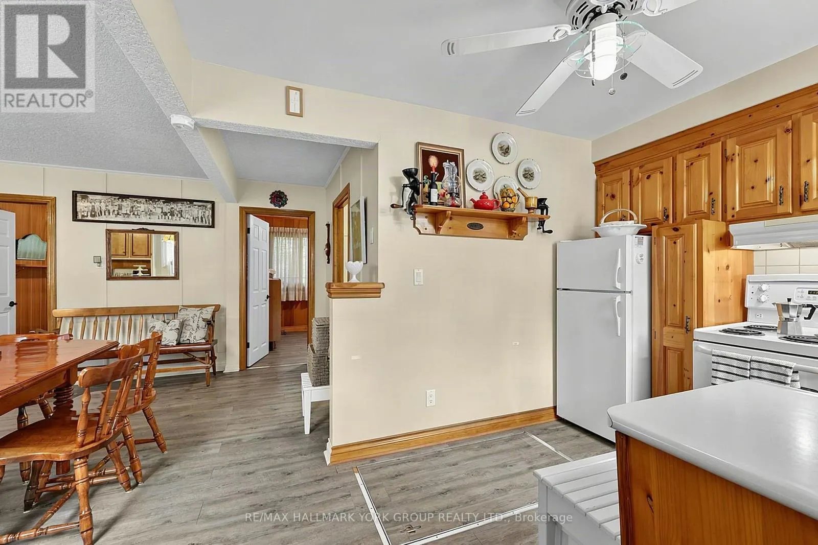 1085 RIVER ROAD E