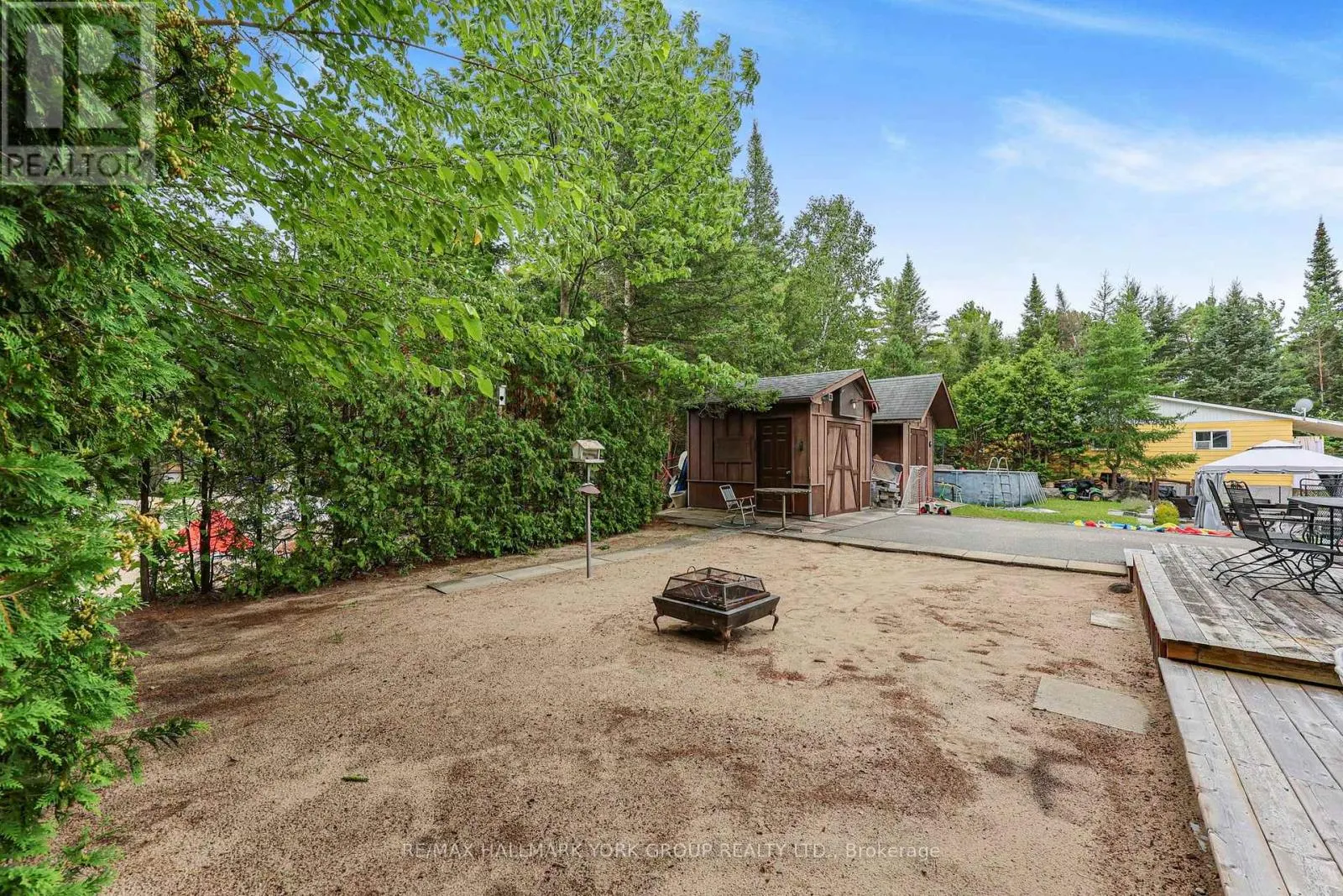 1085 RIVER ROAD E
