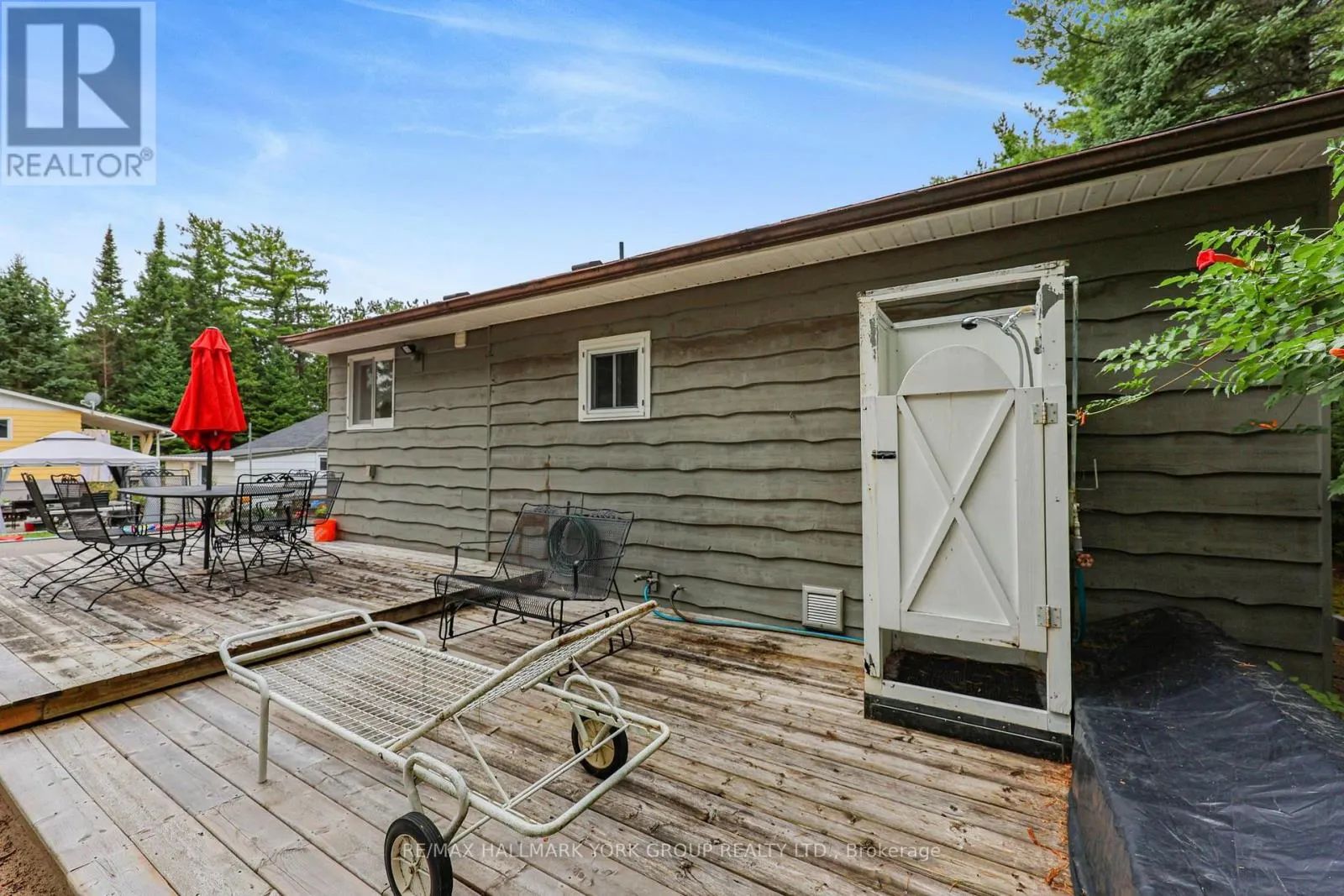 1085 RIVER ROAD E