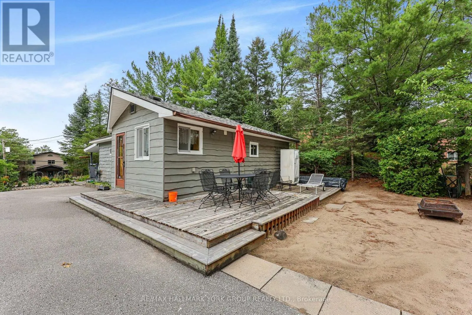 1085 RIVER ROAD E