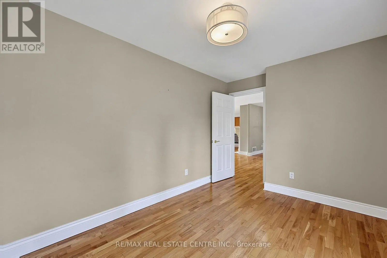 1603 WEDGEWOOD DRIVE