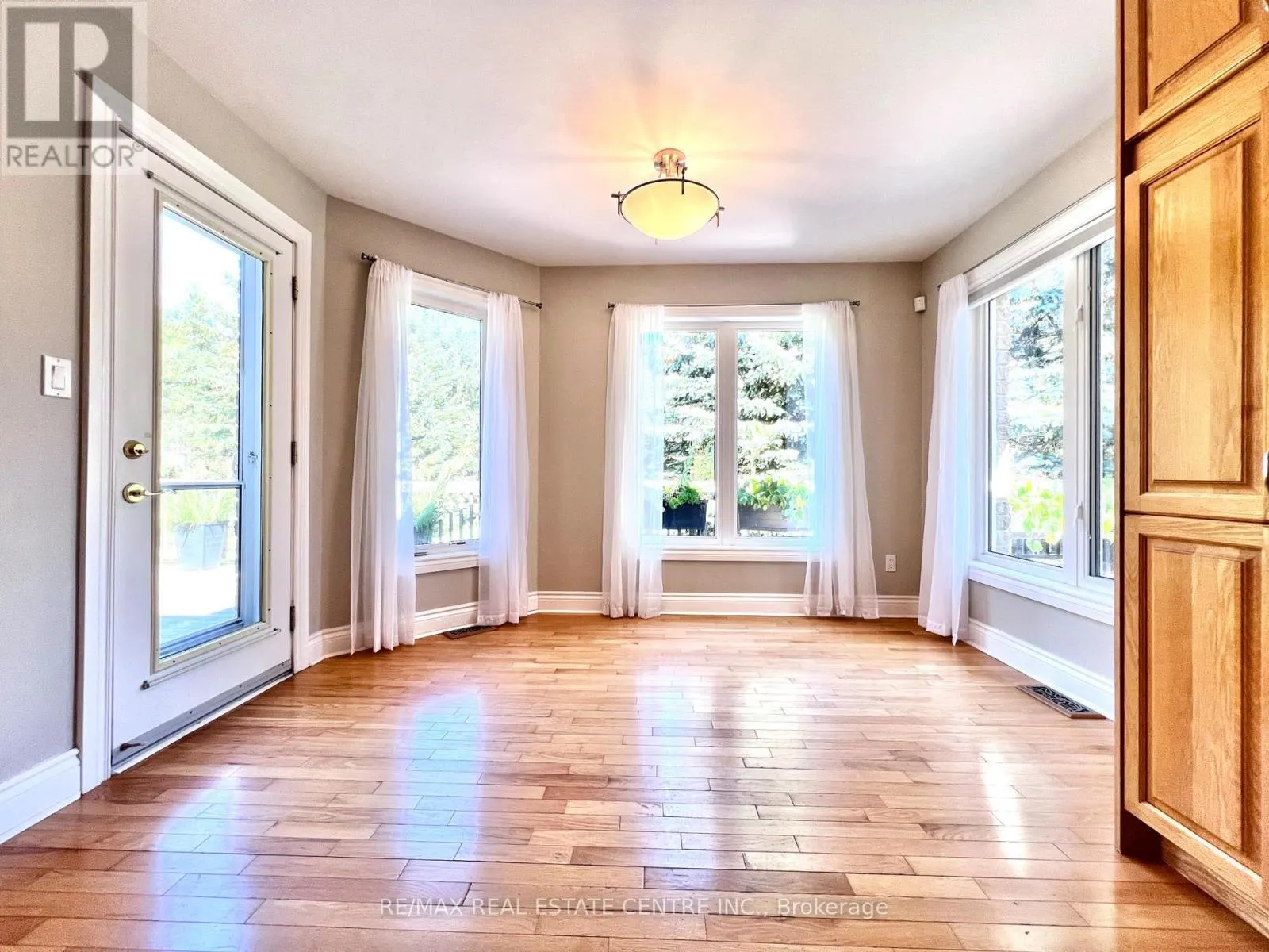 1603 WEDGEWOOD DRIVE