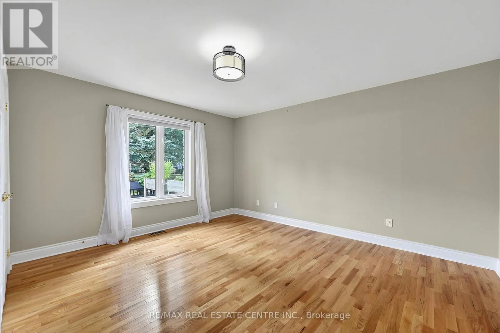 1603 WEDGEWOOD DRIVE