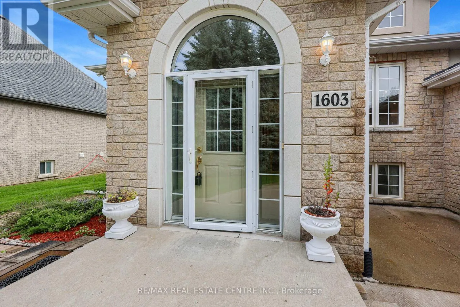 1603 WEDGEWOOD DRIVE