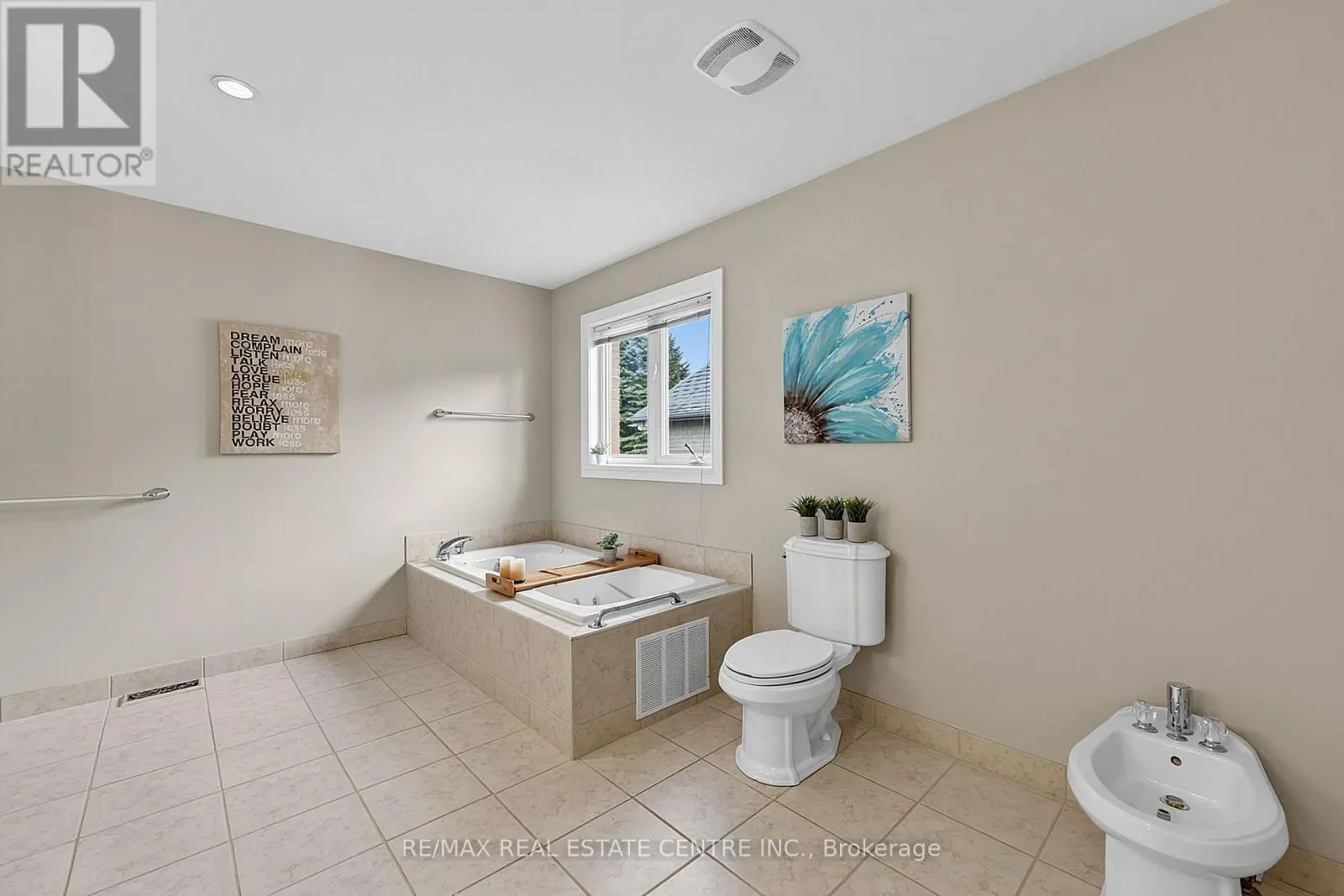 1603 WEDGEWOOD DRIVE