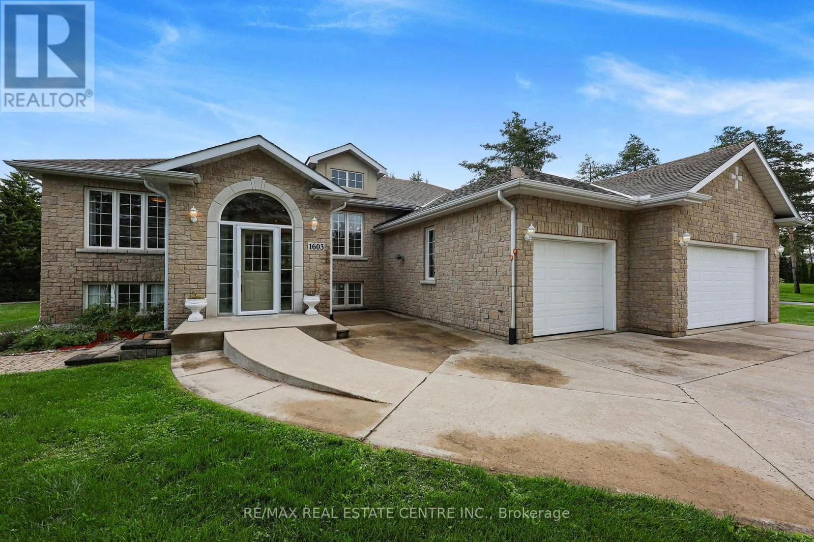 1603 WEDGEWOOD DRIVE