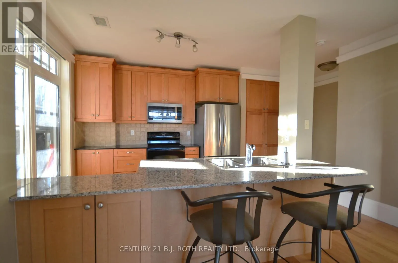 311 - 140 CEDAR ISLAND ROAD