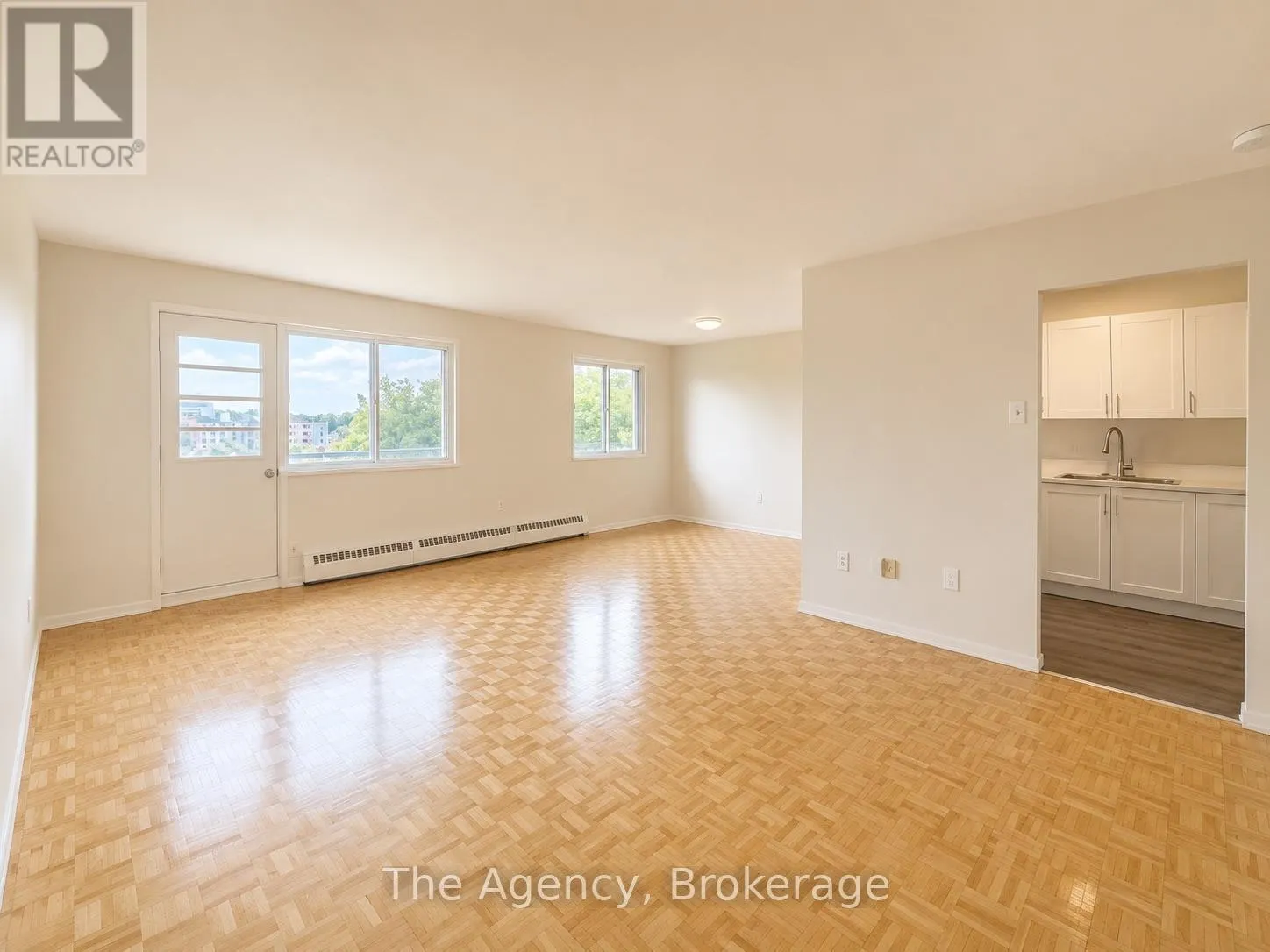 303 - 550 KING STREET #303