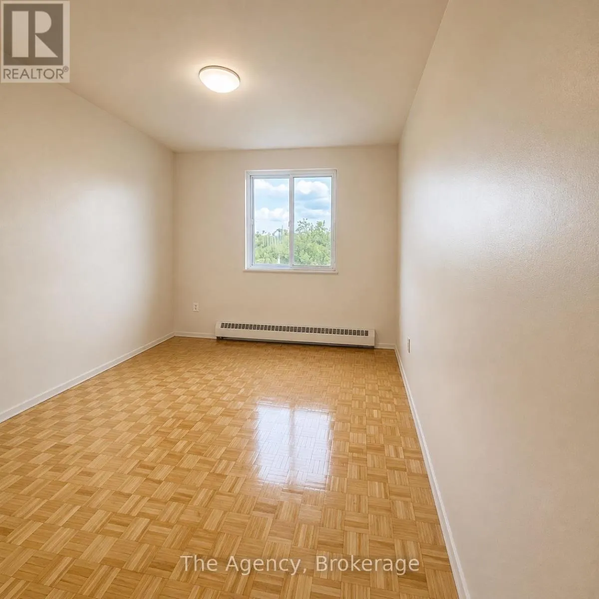 303 - 550 KING STREET #303