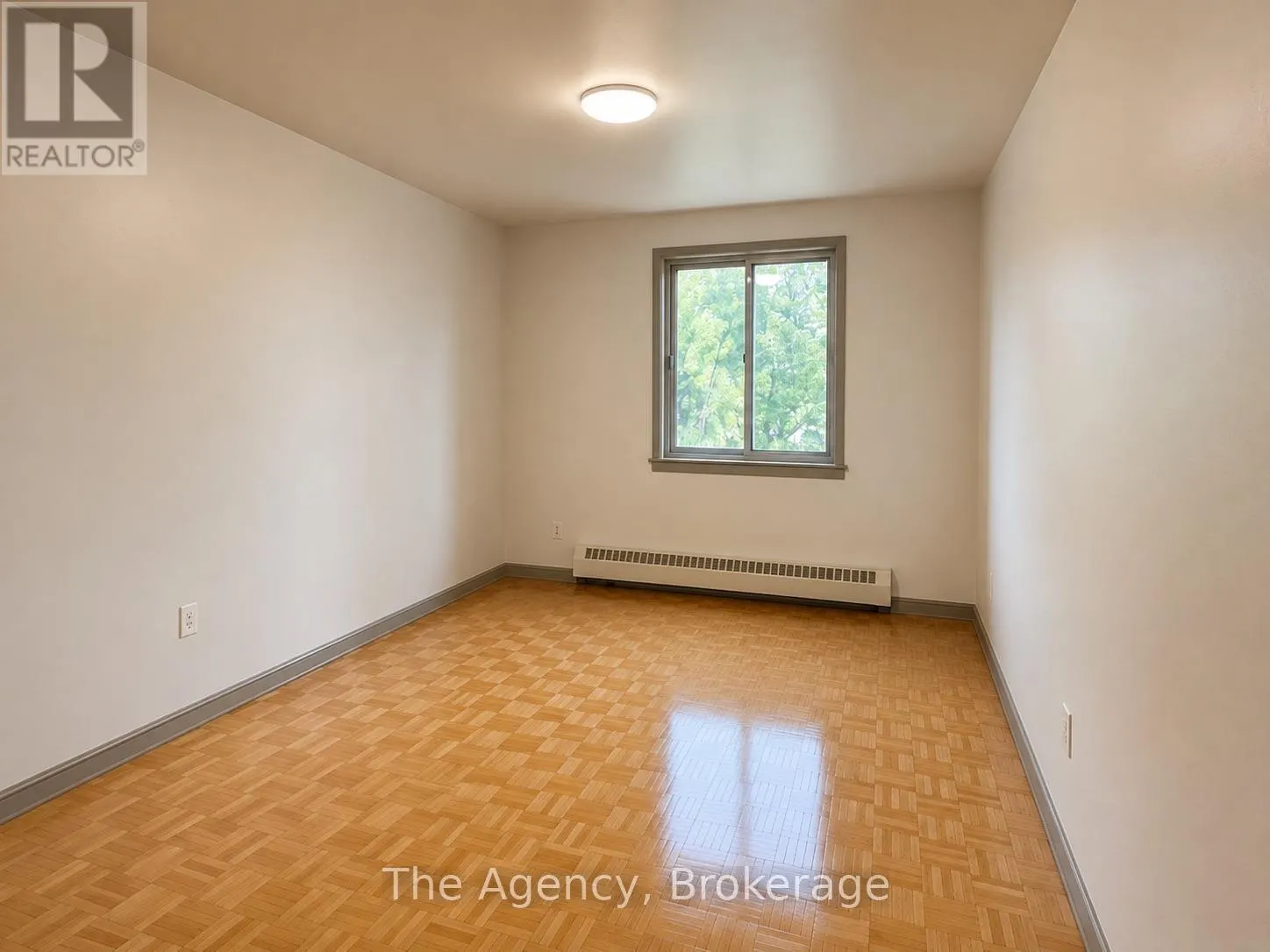 303 - 550 KING STREET #303