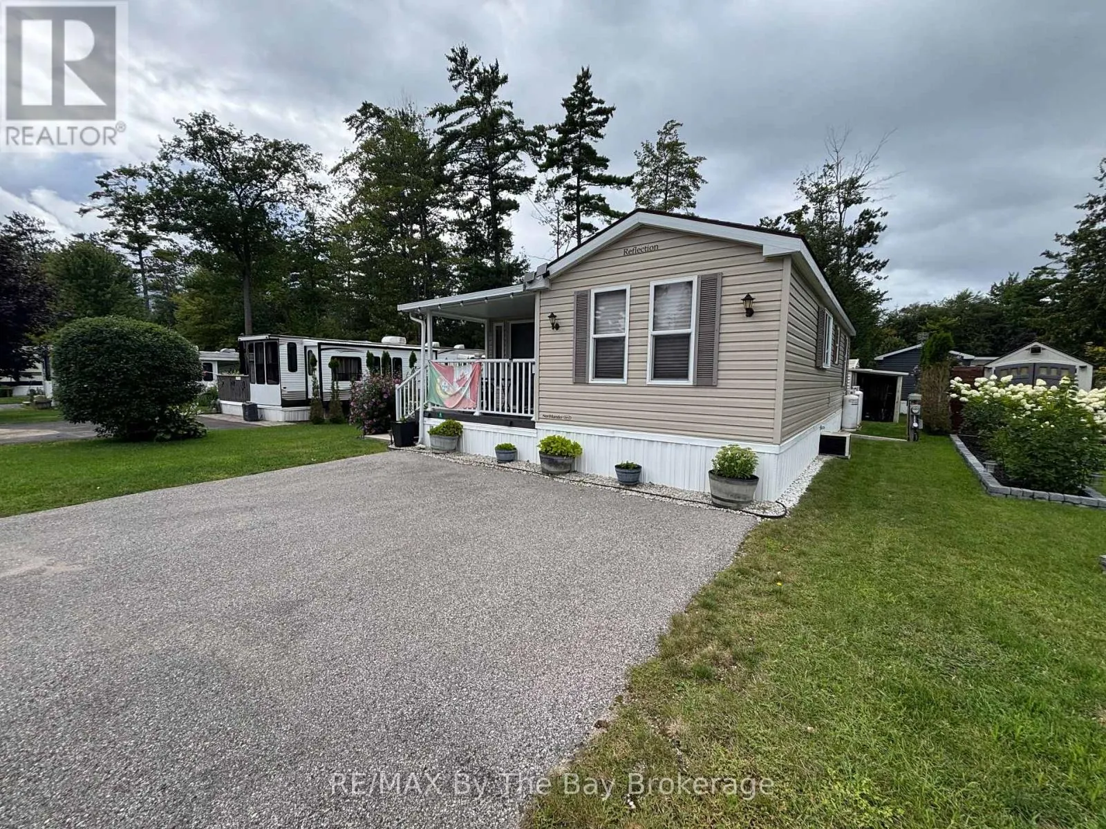8 KENORA TRAIL