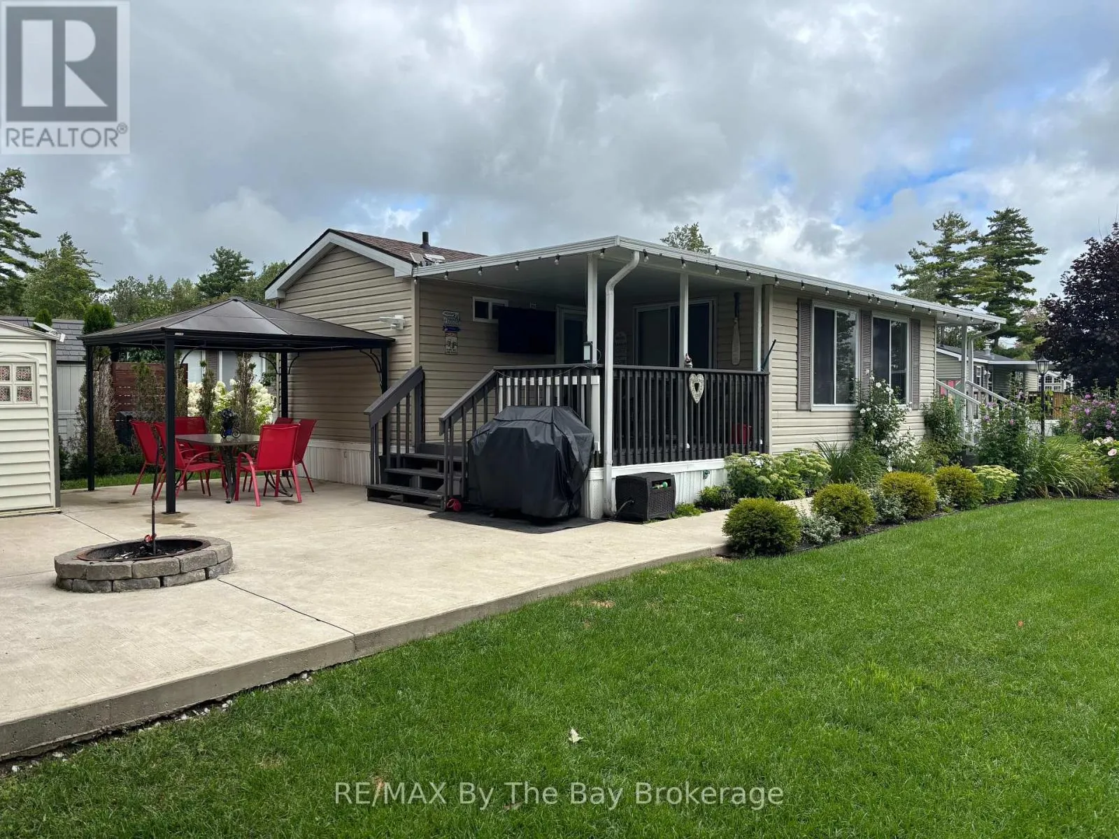 8 KENORA TRAIL