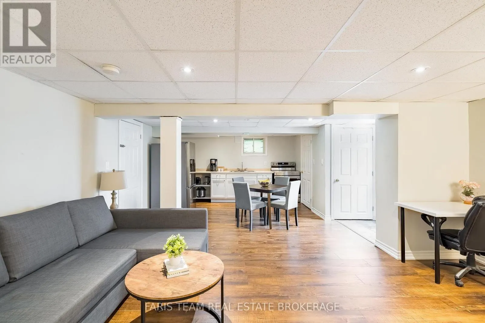 10 KAREN CRESCENT